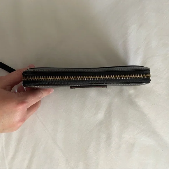 Kate Spade Wallet - Picture 4 of 9